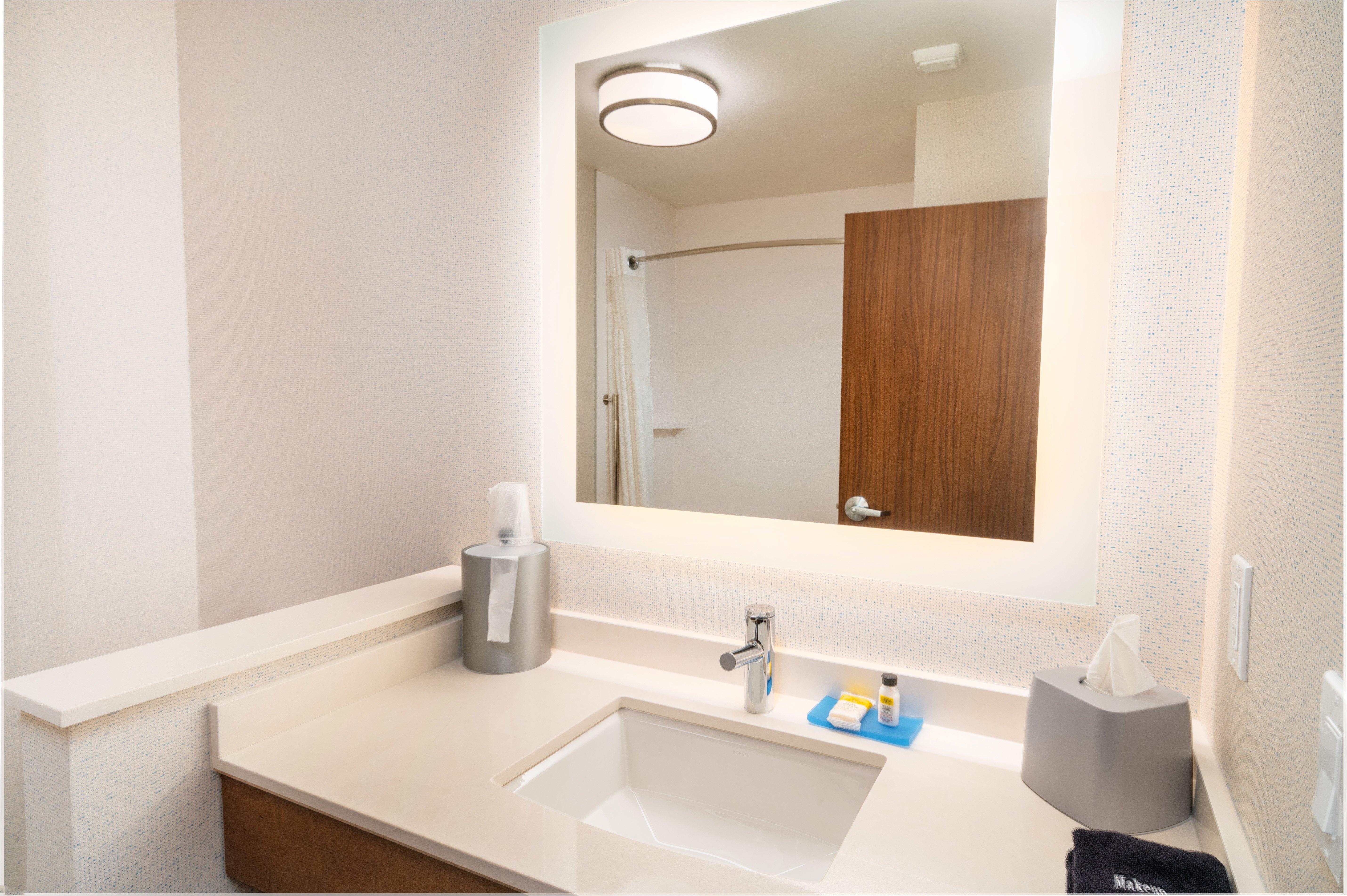 Holiday Inn Express & Suites - Las Vegas - E Tropicana By Ihg Экстерьер фото